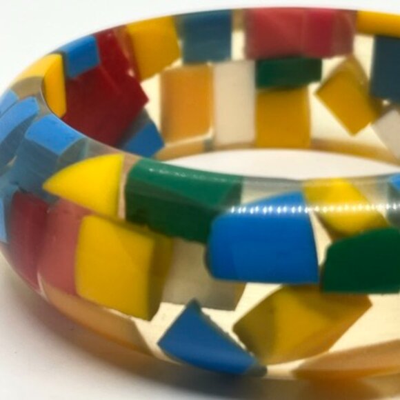 VINTAGE LUCITE COLORFUL CUBE RECTANGLE POP ART BANGLE BRACELET CLEAR GEOMETRIC - Picture 9 of 14